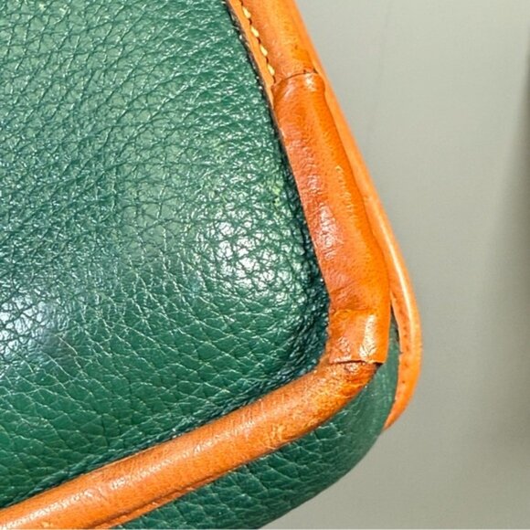 Vintage Dooney & Bourke Evergreen/Tan Leather Med Surrey Carrier Crossbody Bag - Picture 15 of 16
